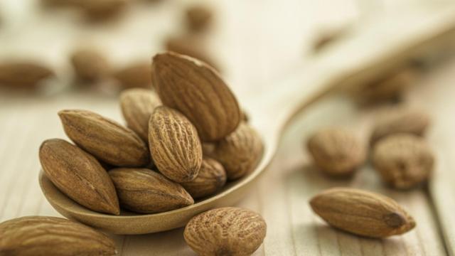 Receta de almendras tostadas en el microondas.