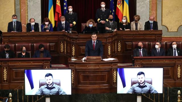 Pedro Sánchez comparece en el Congreso tras la intervención ante la cámara de Volodímir Zelenski.