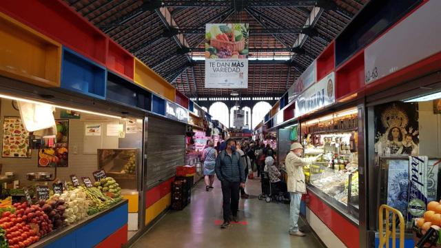 Vuelven las sonrisas a Málaga en el primer día sin mascarillas.