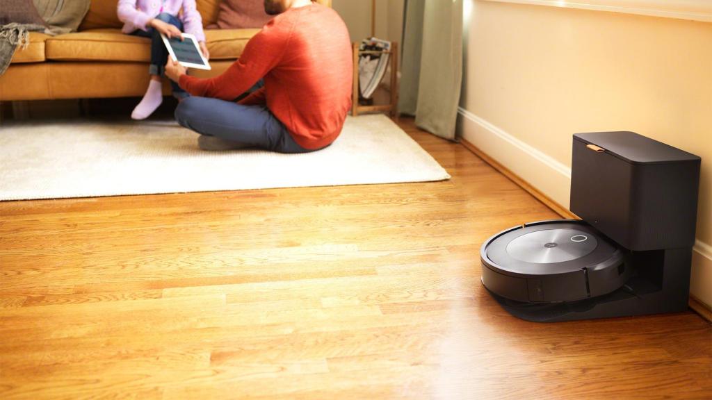 Roomba j7+.