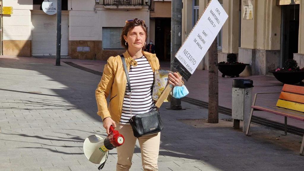 Mar protestando en las calles de Sant Sadurní.