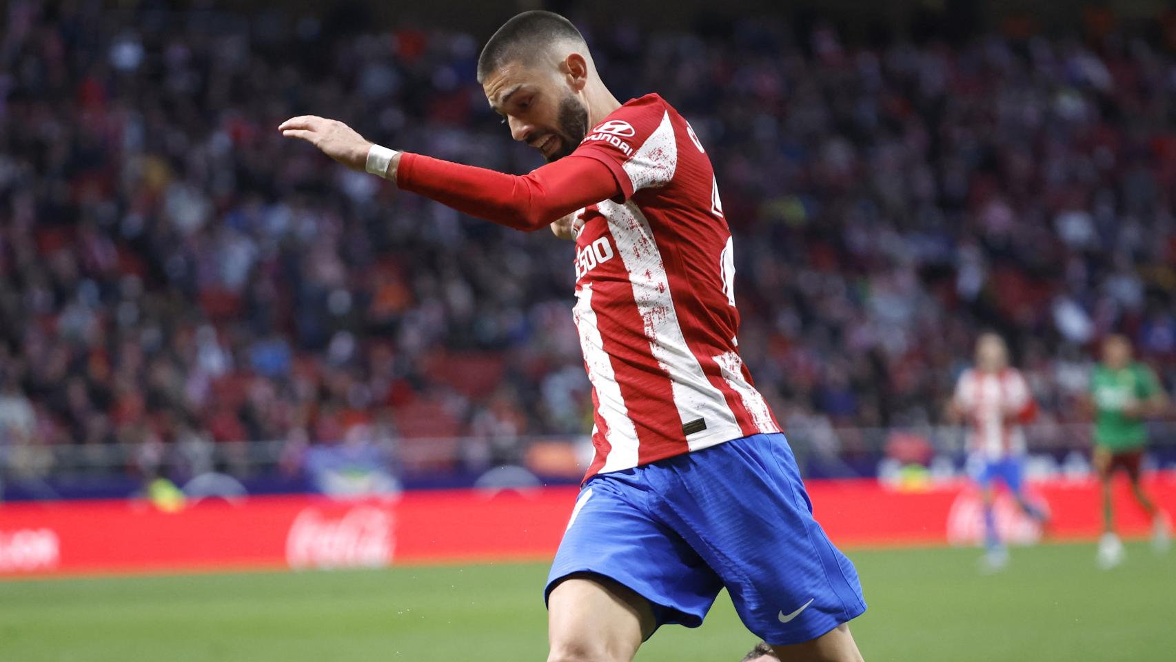 Carrasco intentando marcar ante el Granada