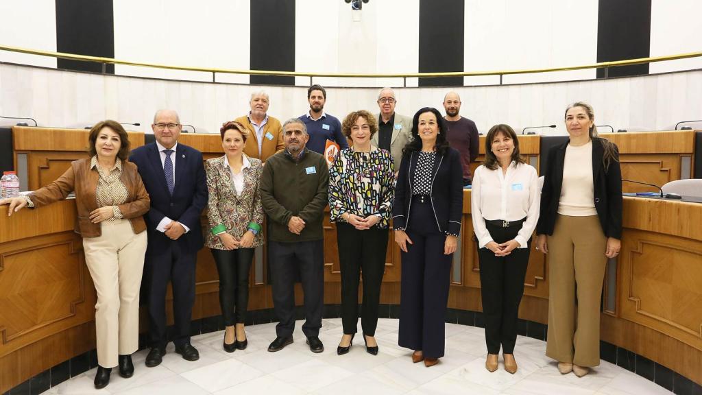 Los firmantes del protocolo, este miércoles en la Diputación de Alicante.