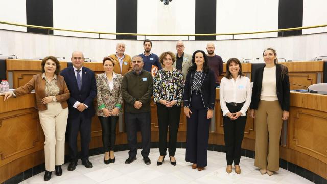 Los firmantes del protocolo, este miércoles en la Diputación de Alicante.