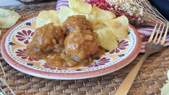 Albóndigas en salsa, una receta tradicional como si las hiciera tu abuela