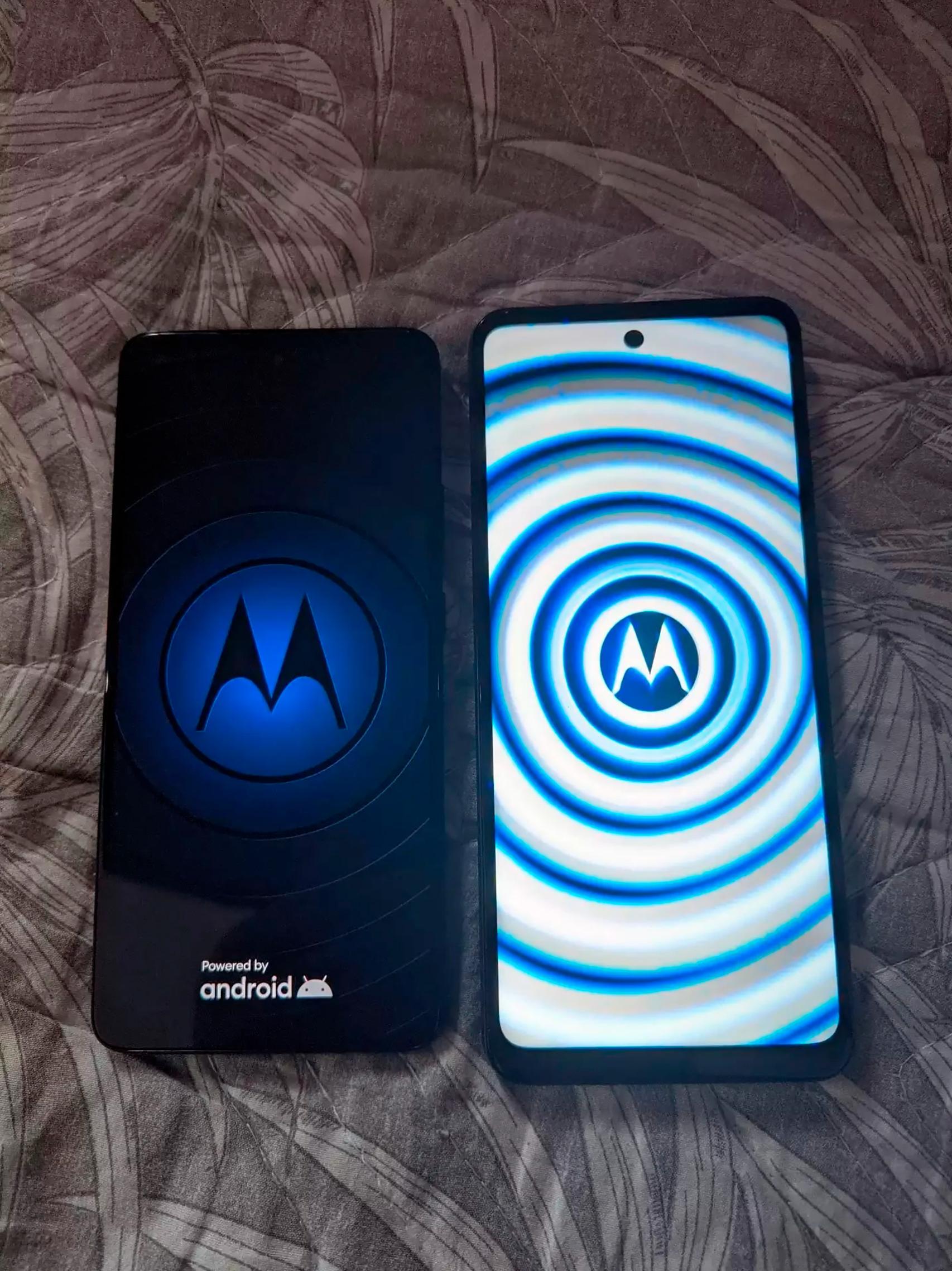 Moto Edge 30
