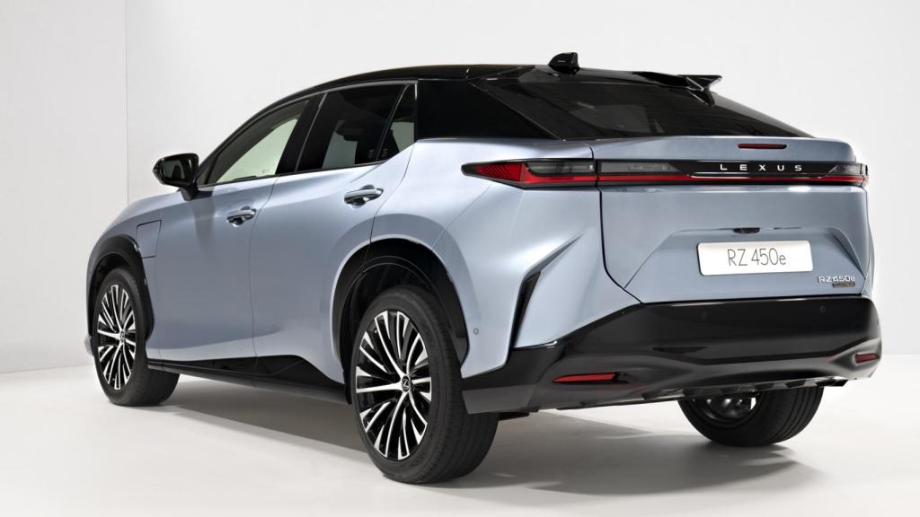 El Lexus RZ es el primer coche de la marca que nace con una plataforma específica de eléctricos.