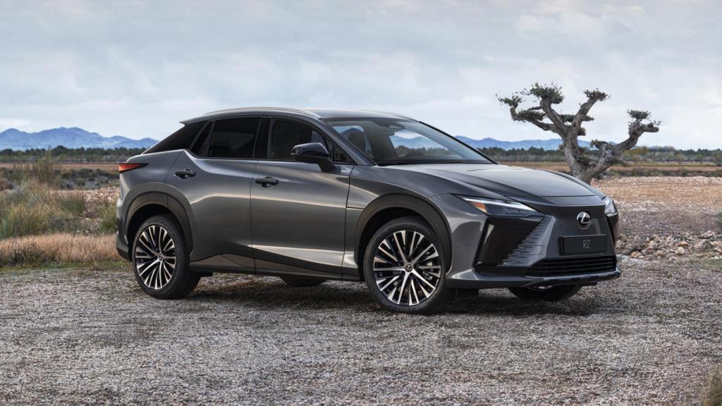 El Lexus RZ es un SUV de gran tamaño y propulsión eléctrica.