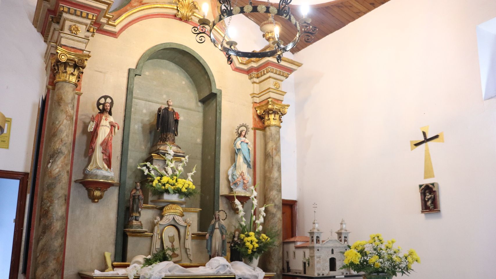 La capilla de San Benito en O Porriño tras el suceso.