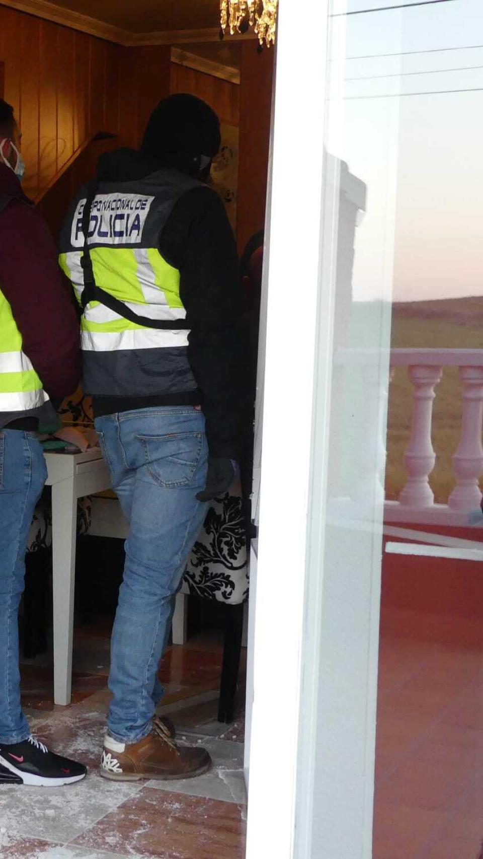 Actuación de la Policía Nacional en la detención de los dos hombres