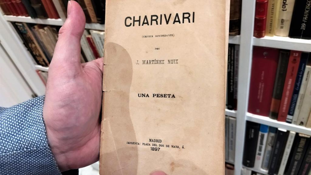 Primera edición firmada del libro de Azorín (cuando aún no usaba este apodo) que Polaino halló en la basura.