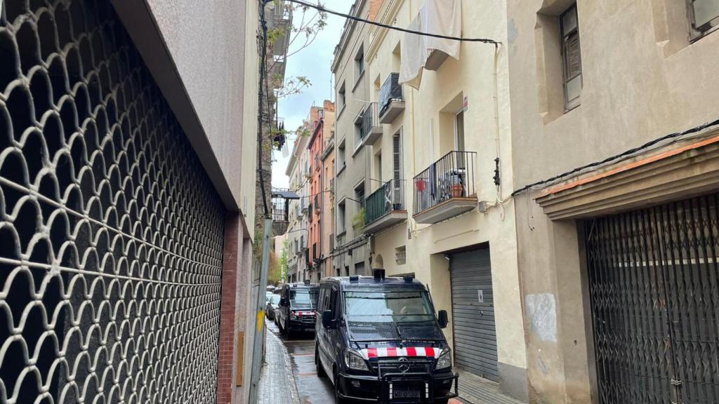 Los Mossos llegan para detenerlo.