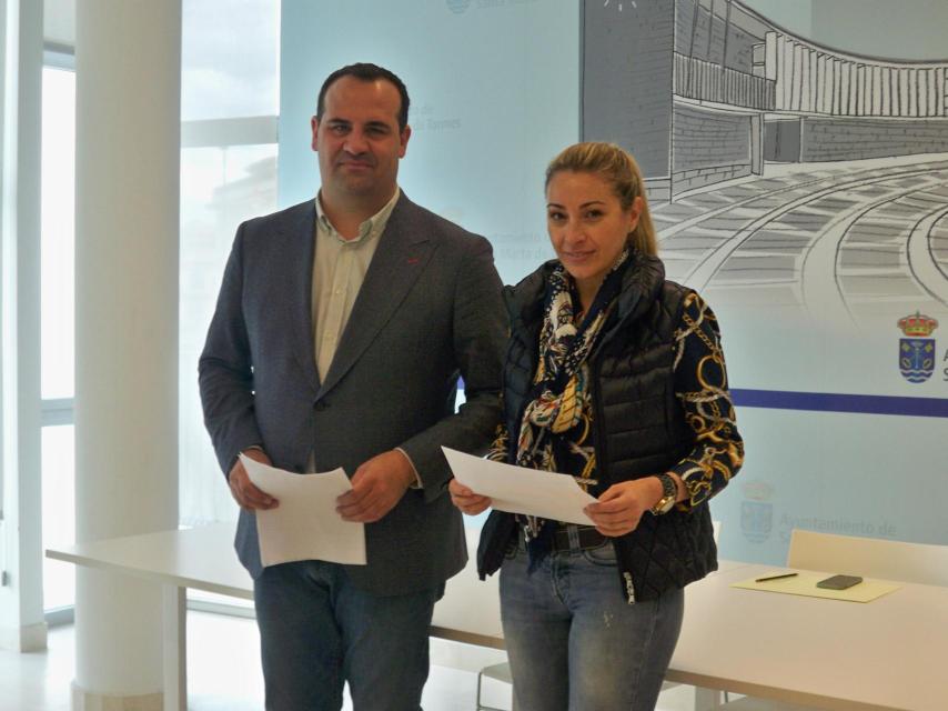 El alcalde de Santa Marta, David Mingo, y la concejala de Fomento, Marta Labrador, esta mañana