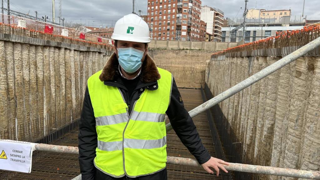 Óscar Puente en las obras del túnel