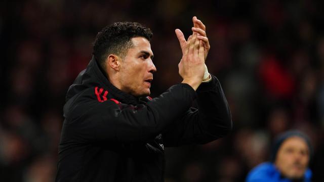 Cristiano Ronaldo aplaudiendo a la afición