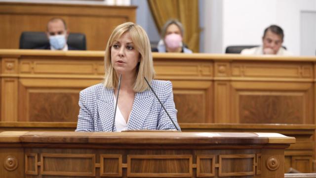 La portavoz del PSOE en las Cortes, Isabel Abengózar, en el uso de la palabra.