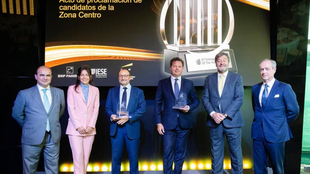 De izda. a dcha.: Luis Arias (IESE), Alicia Martínez Durán (socia de EY), Juan Matjí (Cantabria Labs), Jorge Gallardo (Vithas), José Luis Ruiz-Expósito (socio de EY) y Luis Sancho (BNP Paribás)