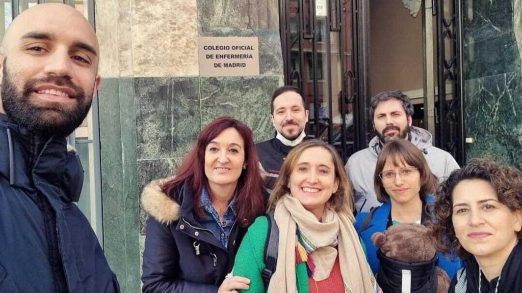 Candidatura Iniciativa Enfermera a las puertas del CODEM.