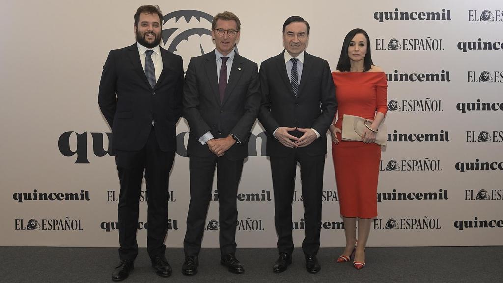 Pablo Grandío, director de Quincemil; Alberto Núñez-Feijóo, presidente de la Xunta de Galicia y del PP; Pedro J. Ramírez, presidente ejecutivo y director de EL ESPAÑOL, y Cruz Sánchez de Lara, vicepresidenta de EL ESPAÑOL .