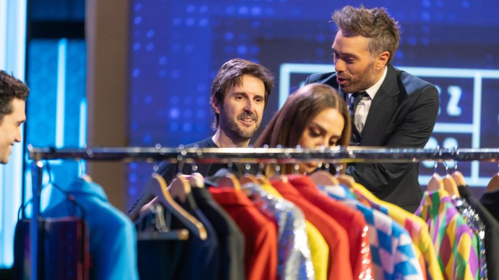 Martínez junto a sus primeros invitados: Mónica Naranjo, Jaime Lorente y Julián López.