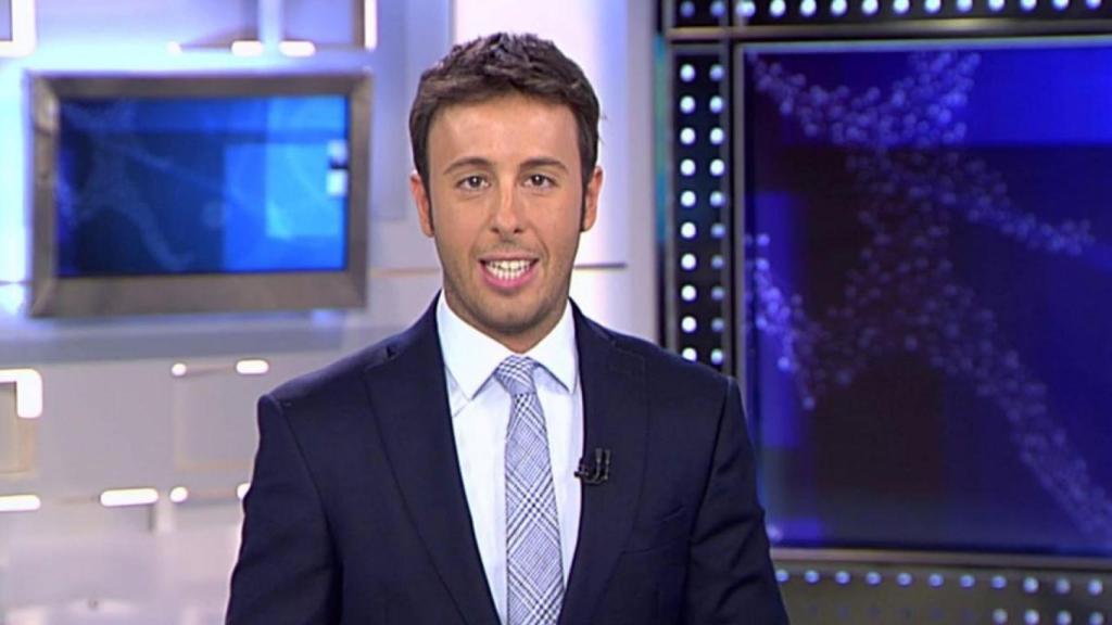 Matías Prats presentando los deportes en Telecinco.