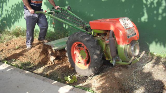 La organización agraria considera despectiva la acepción de llauro que registra la Academia Valenciana.