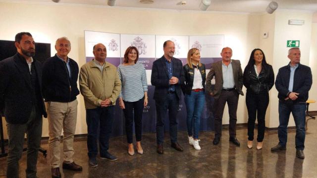 Rueda de prensa en la mañana de este viernes de Emilio Bascuñana con sus concejales del PP de Orihuela.
