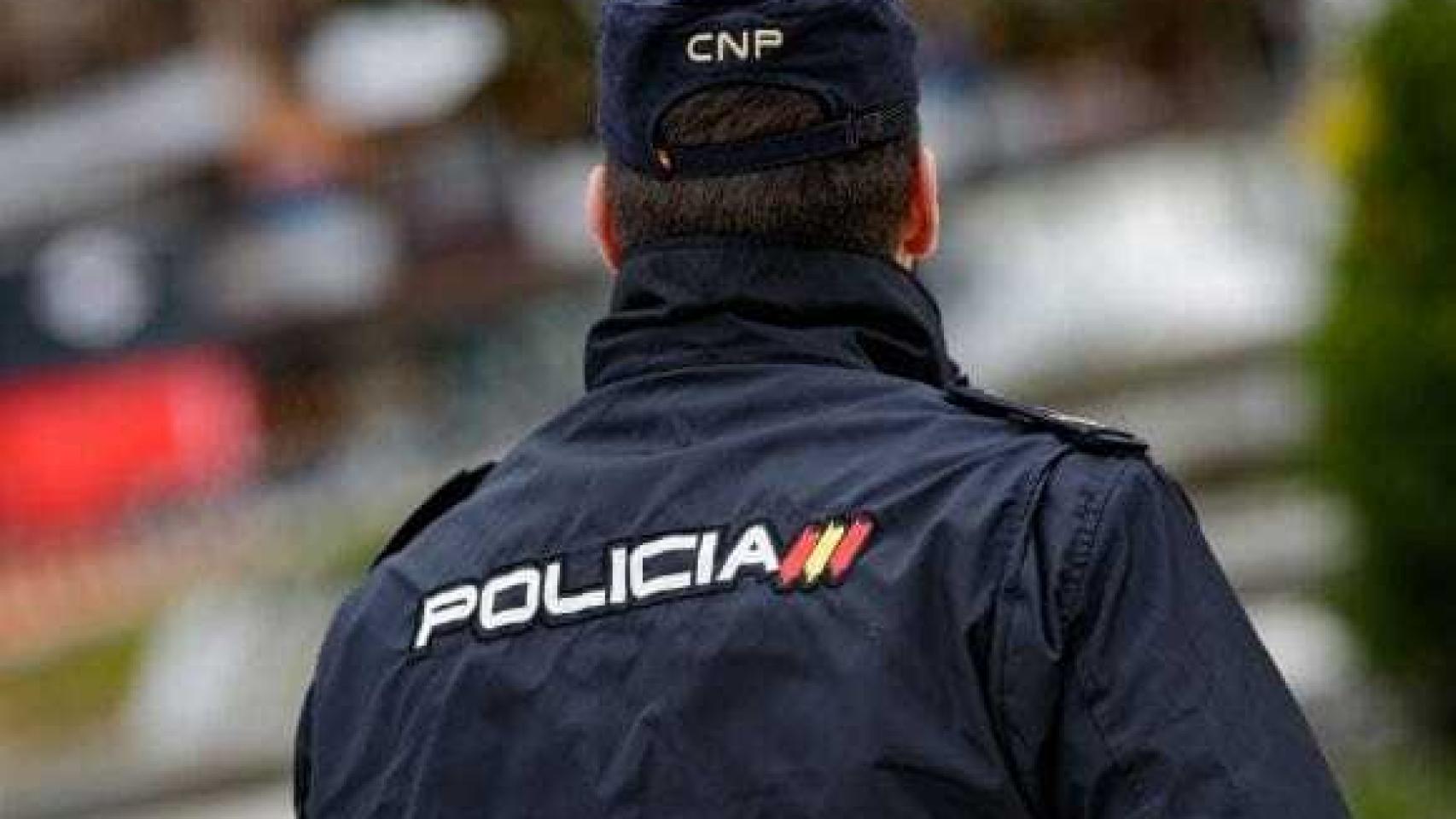 Un Policía Nacional