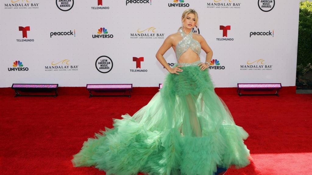 La mexicana Sofía Reyes posando en los Latin American Music Awards.