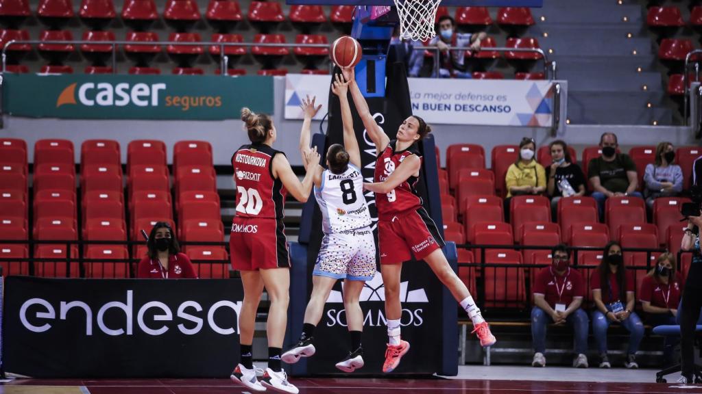 Partido de la Liga Femenina Endesa entre el Casademont Zaragoza - Campus Promete