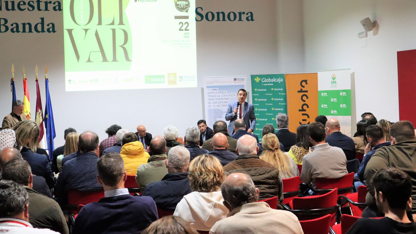 Francisco Martínez Arroyo, consejero de Agricultura, este viernes en Mora (Toledo).
