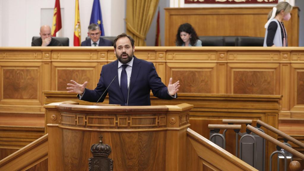 El presidente del PP en Castilla-La Mancha, Paco Núñez, durante el pleno celebrado en las Cortes.