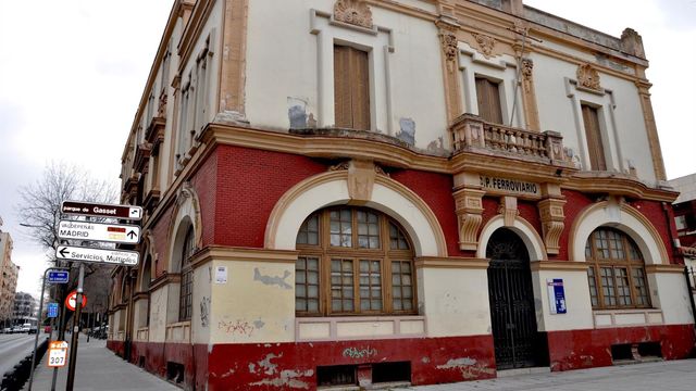 El edificio del antiguo colegio Ferroviario de Ciudad Real.