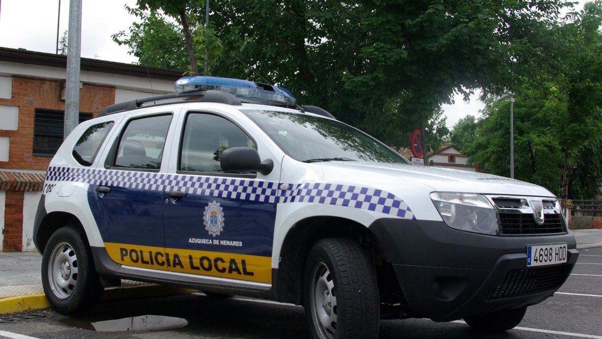 Un vehículo de la Policía Local de Azuqueca de Henares.