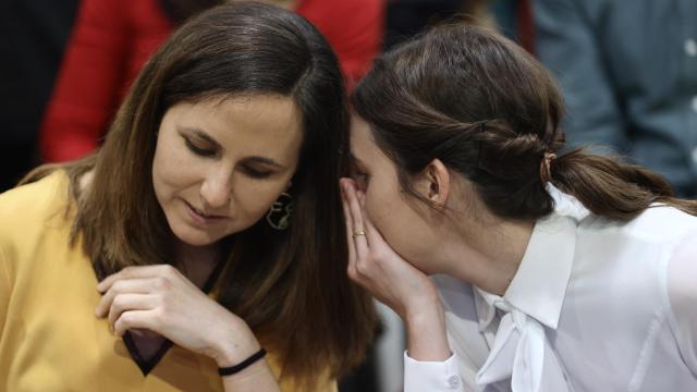 Las ministras Ione Belarra (i) e Irene Montero (d), este viernes.