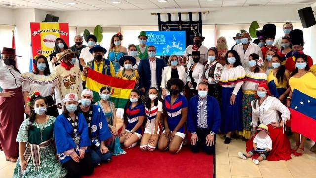 Representantes de los países participantes.