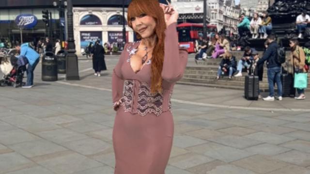 Charlotte Tilbury en su mundo virtual.