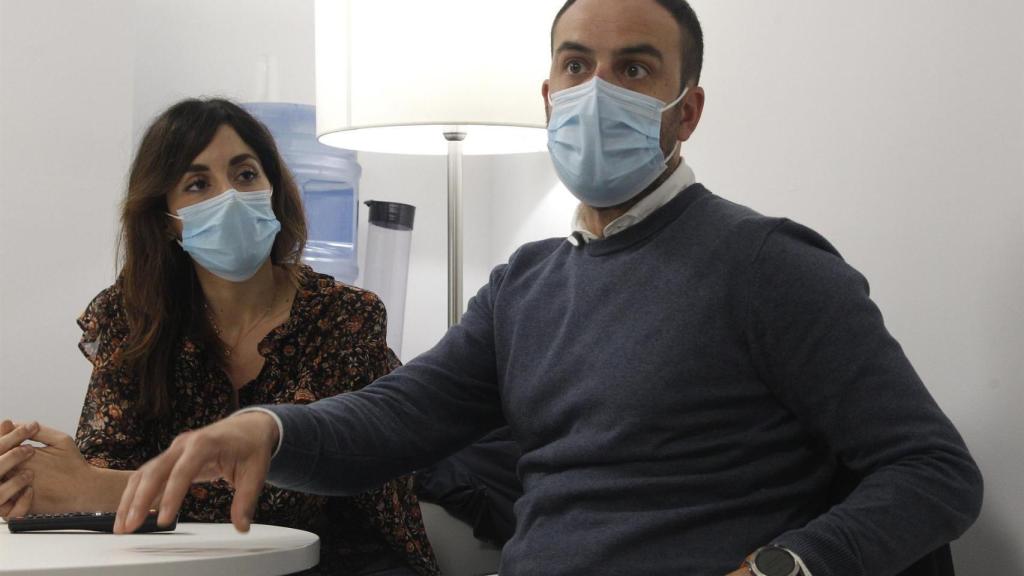 La especialista en coloprotología de Quirónsalud Murcia Noelia Ibáñez y el especialista en coloproctología de Quirónsalud Murcia Jesús Abrisqueta.