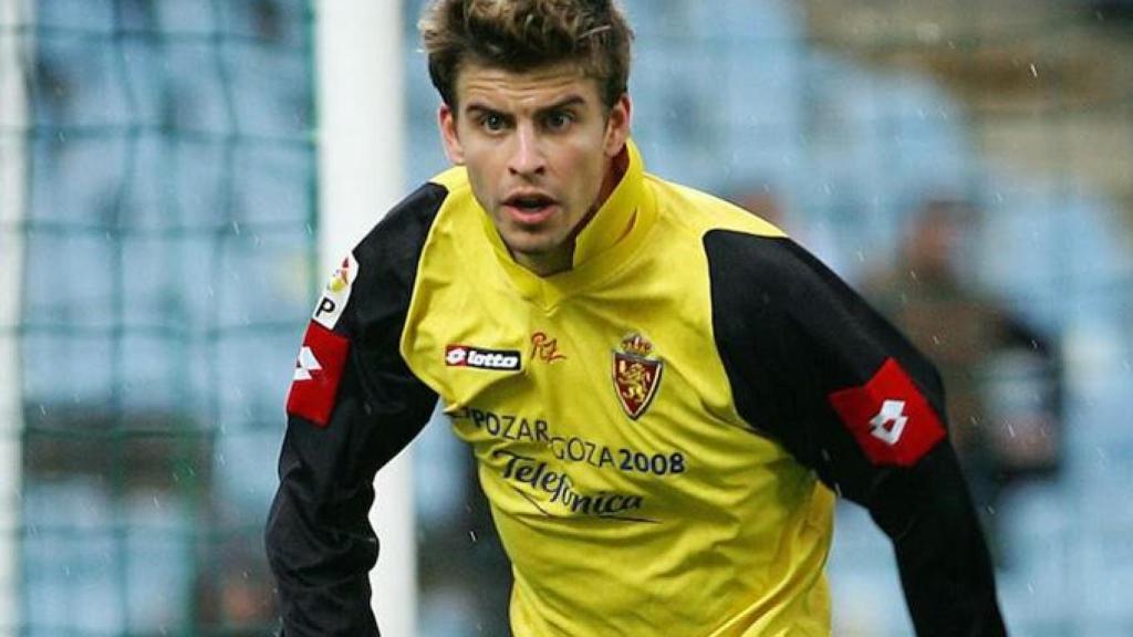 Gerard Piqué durante un partido con el Real Zaragoza.