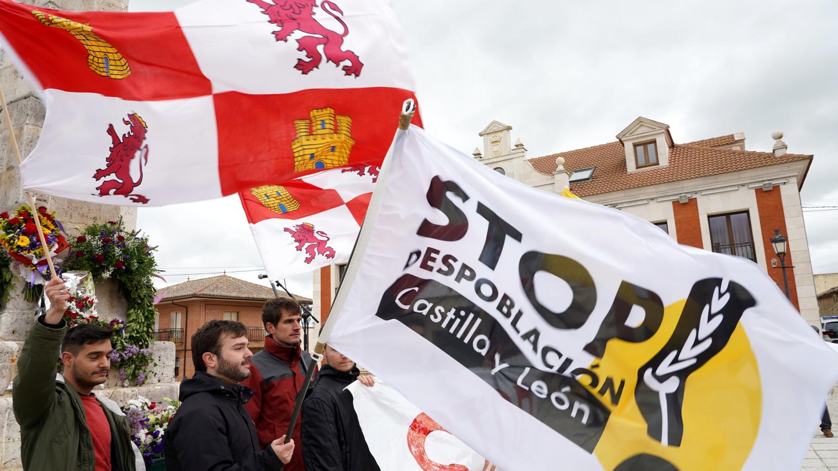 Jóvenes Castilla y León lee su Manifiesto en la Plaza Mayor
