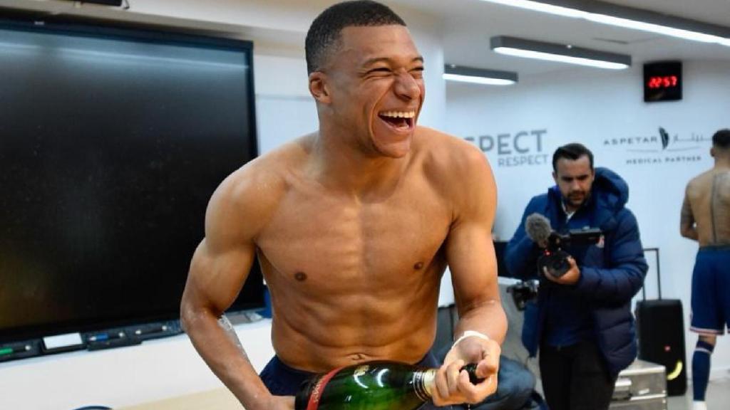Kylian Mbappé celebra el título de la Ligue-1.