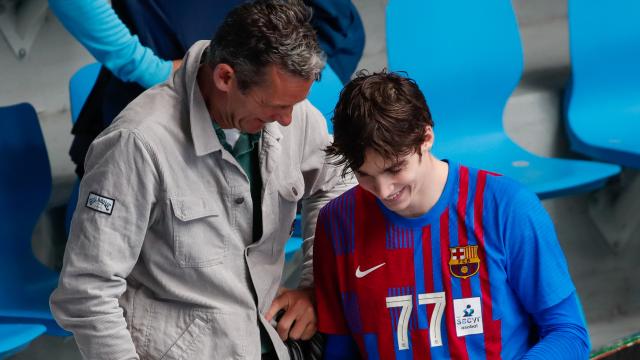 Iñaki Urdangarin y su hijo Pablo en Pamplona este sábado 23 de abril.