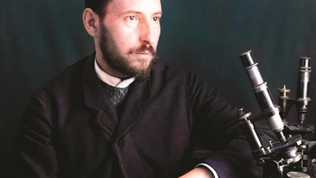 Santiago Ramón y Cajal en su estudio. Fue reconocido con el Premio Nobel de Fisiología en 1906. Foto:  ZEISS Microscopy