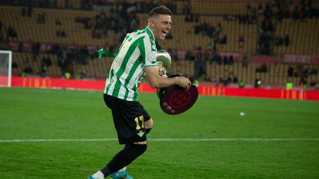 Joaquín Sánchez, con la Copa del Rey 2021/2022