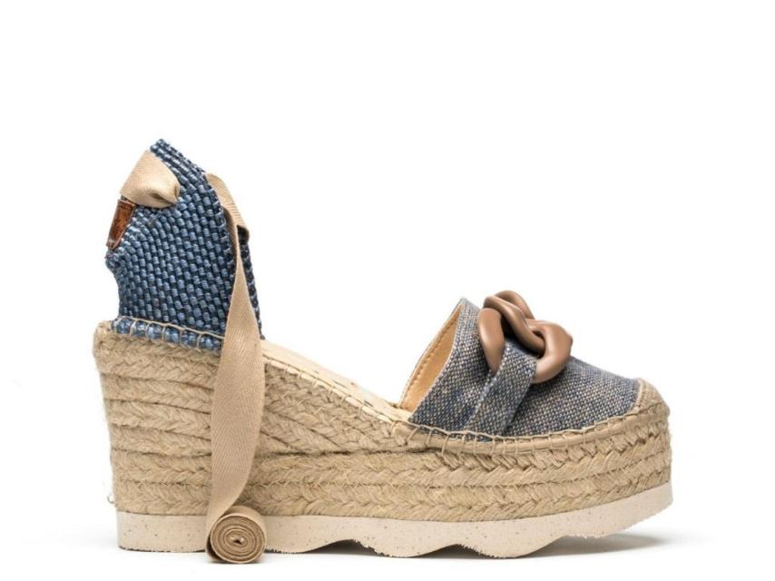Modelo denim de alpargata.