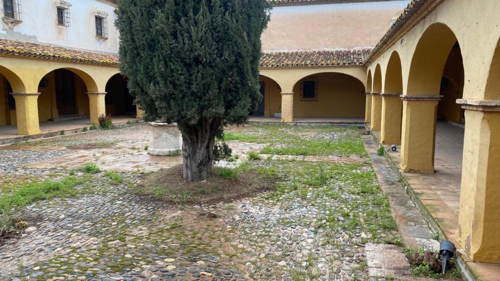 Patio del cortijo.