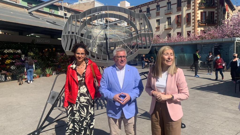 Un momento de la presentación de la antena, en el Mercado Central de Alicante, este lunes.