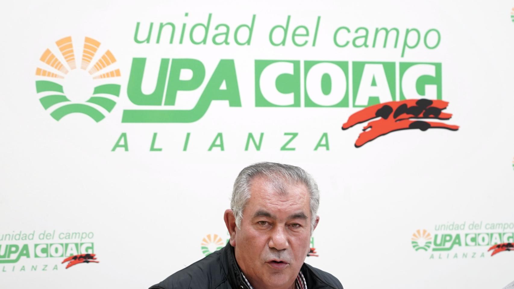 El coordinador autonómico de COAG, Lorenzo Rivera, en una rueda de prensa tras el nombramiento del nuevo consejero de Agricultura
