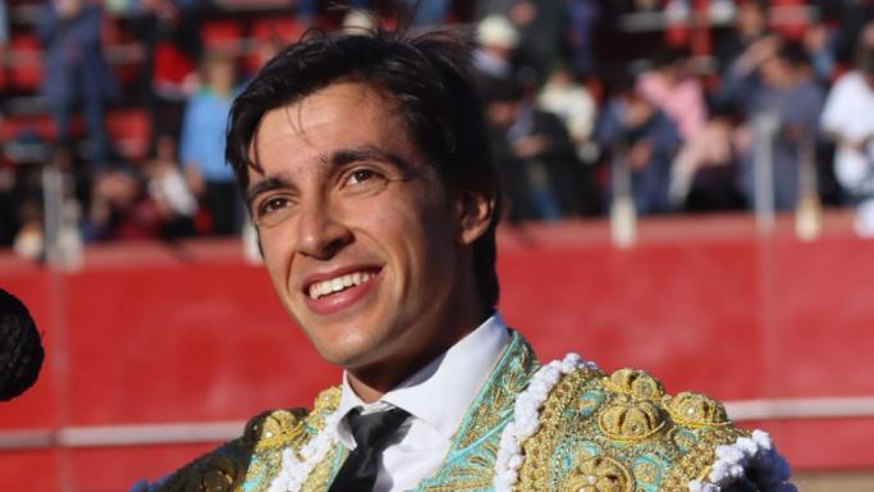 El matador de toros Ángel Téllez hace las delicias de su paisanos en Mora (Toledo)