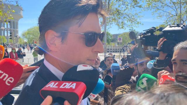 Luis Medina, este lunes, a su llegada a los Juzgados.